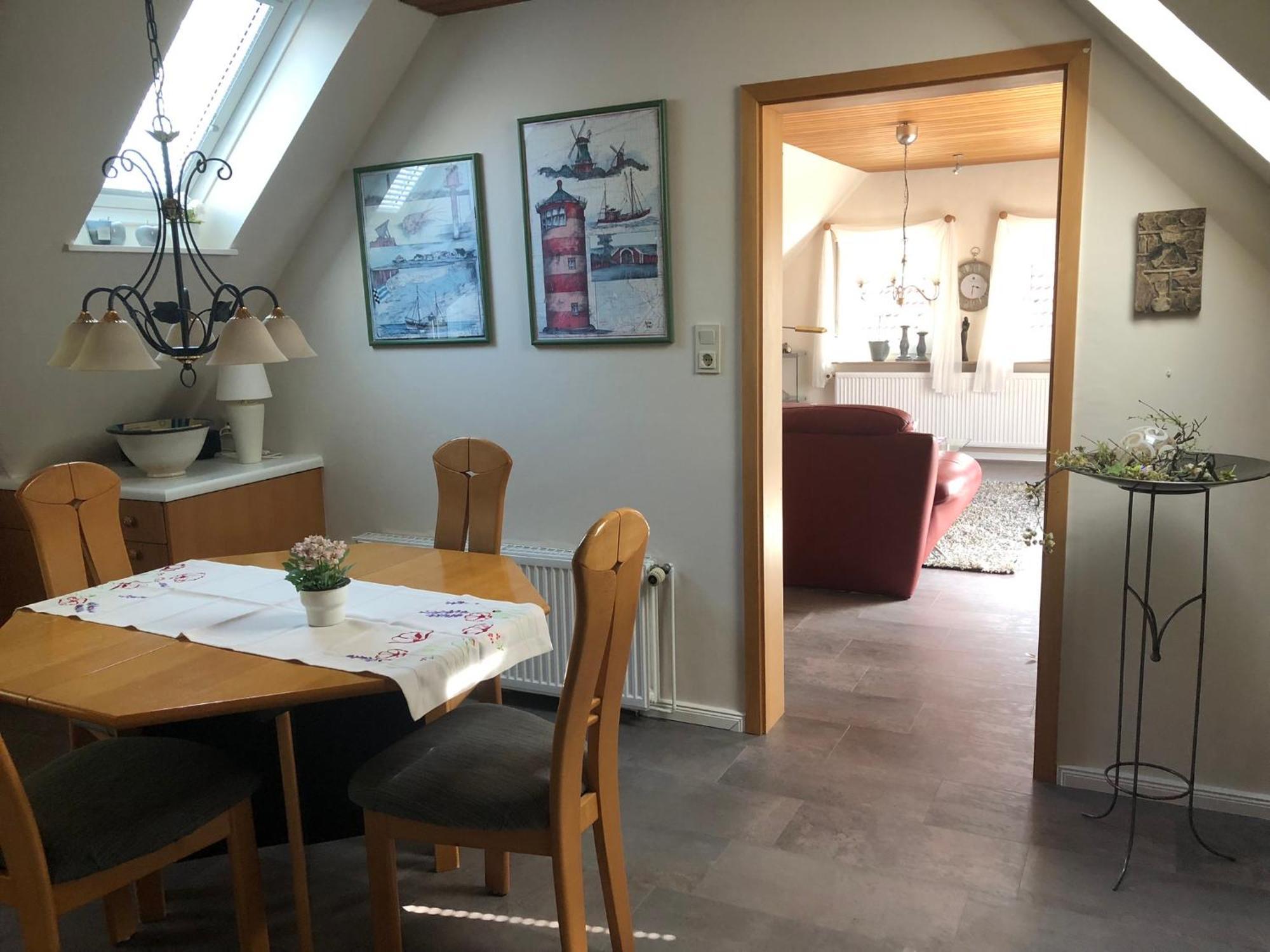 Wohlfuehlen In Gepflegter 70 Qm Oberwohnung Apartment Marienhafe
